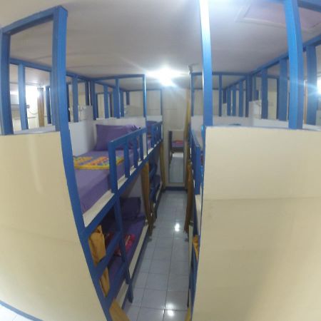 Centro Hostel Labuan Bajo Exteriör bild