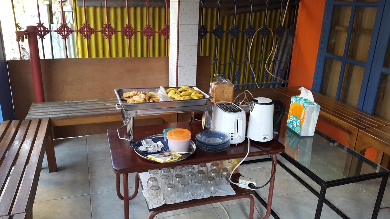 Centro Hostel Labuan Bajo Exteriör bild