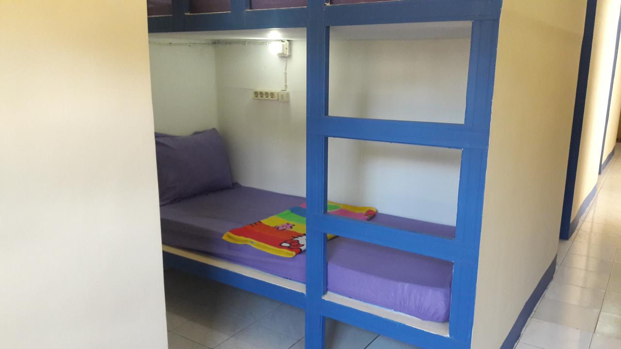 Centro Hostel Labuan Bajo Exteriör bild