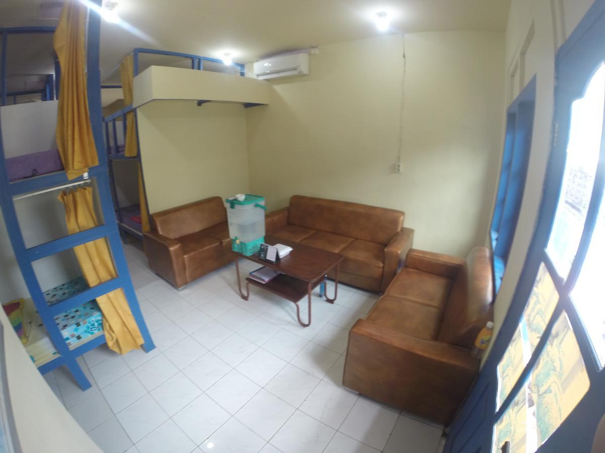 Centro Hostel Labuan Bajo Exteriör bild